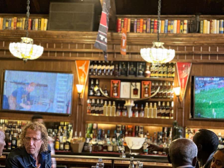 Pub-crawl Tour ( locally crafted beer and wine tasting ) - Booking Details Worth Knowing