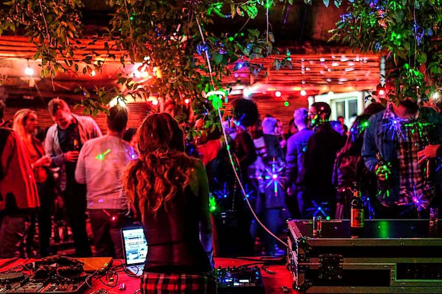 Pup crawl and nightlife tour in Addis Ababa. - Clothing, comfort, and cultural etiquette
