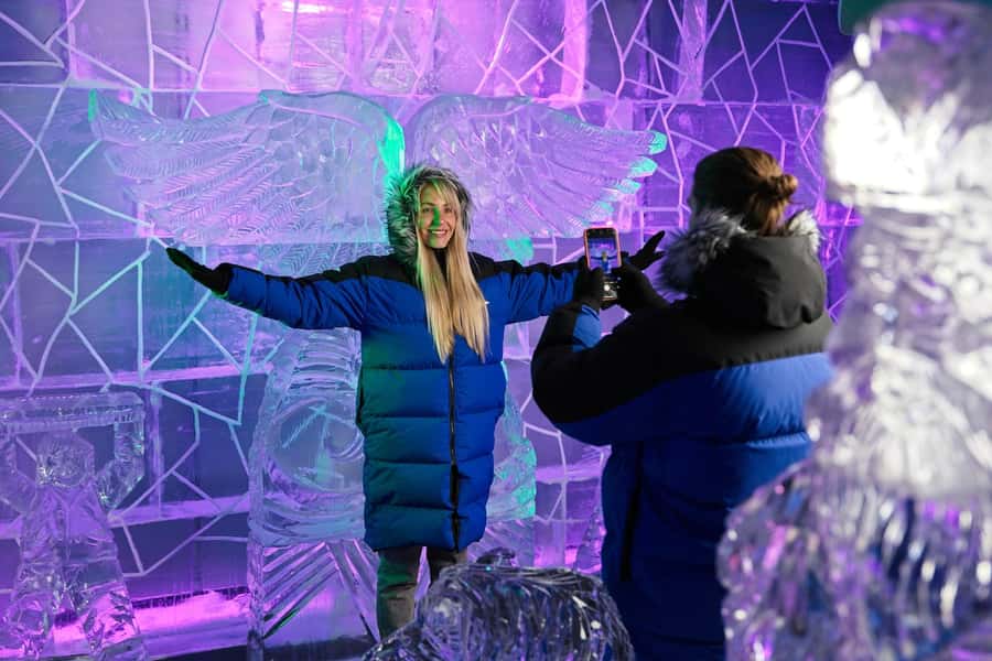 Queenstown: Ice Bar Entry with Warm Winter Gear and Drink - Cocktails, mocktails, and the ice glass