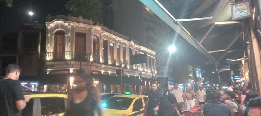 Rio Nightlife for music lovers and party makers: experience! - Who should book this Rio evening