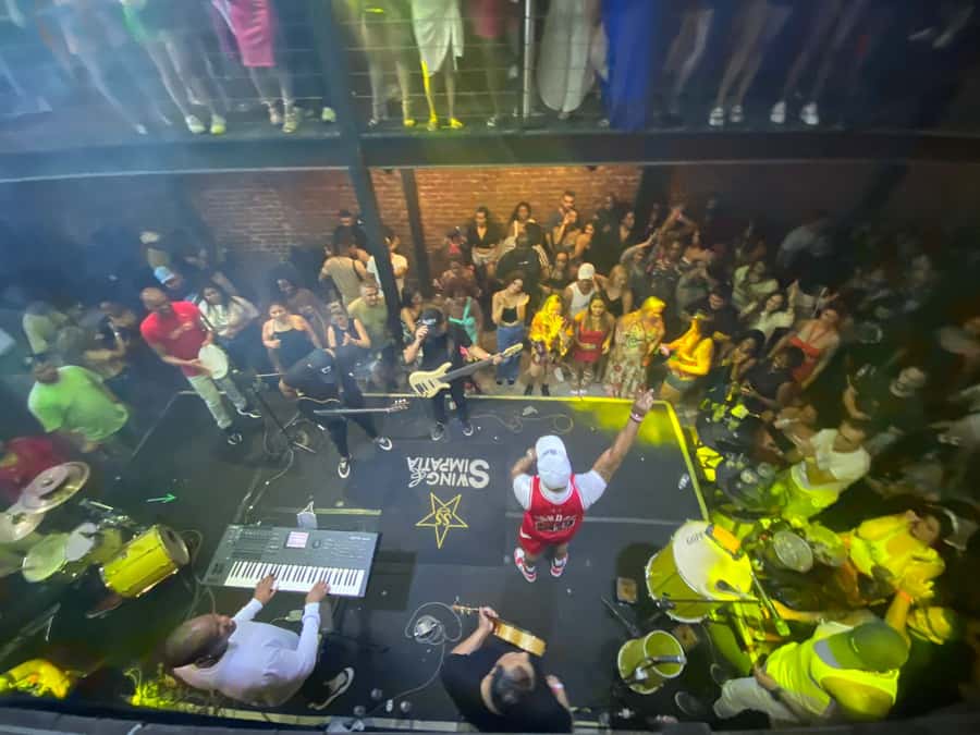 Rio: Pub Crawl in Lapa with Cachaça Tasting and Live Samba - Live samba in a local bar