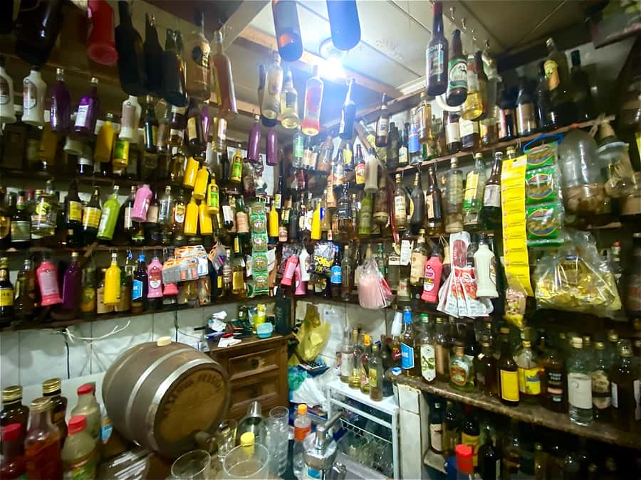 Rio: Pub Crawl in Lapa with Cachaça Tasting and Live Samba - Guide support and group size