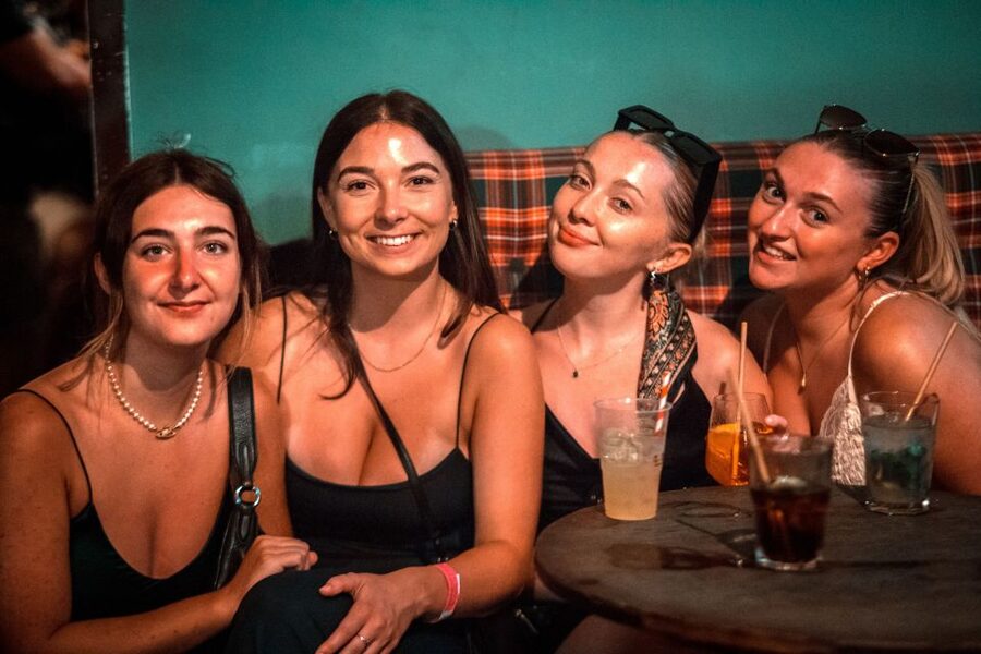 Rome: Pub Crawl & Ultimate Party Tour - Who should choose the open bar?