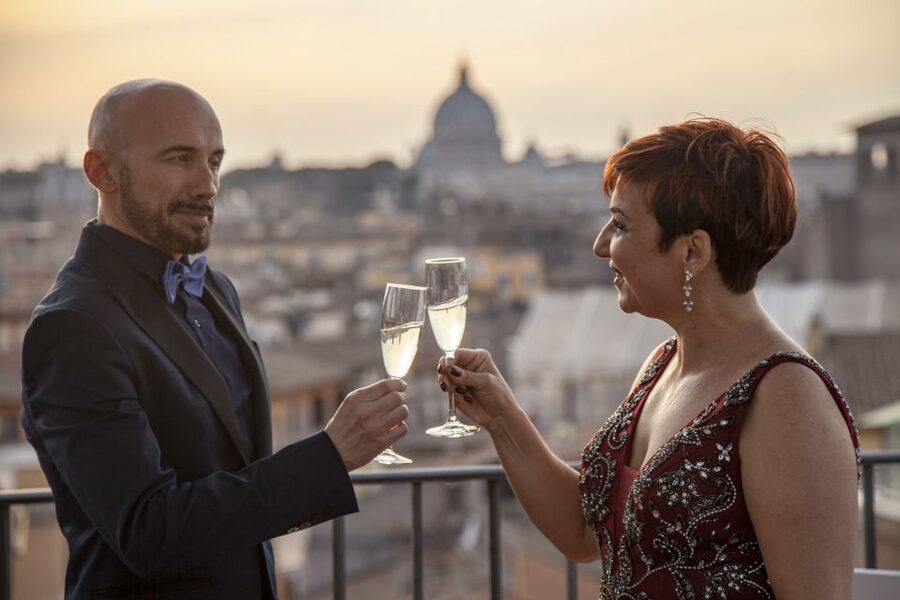 Rome: Rooftop Bar Opera Show - Rain plans and the outdoor setting