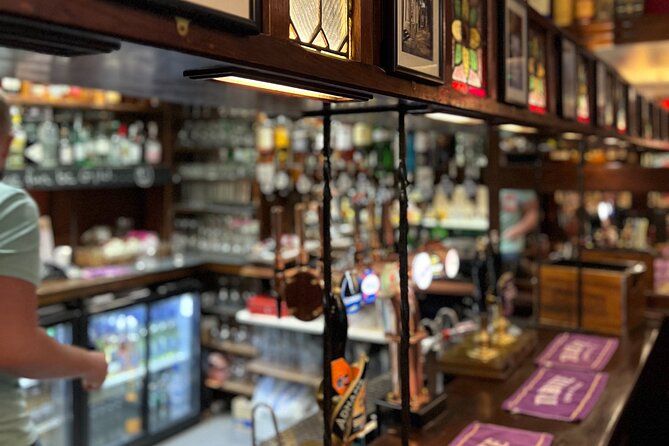 Royal Historic Pubs Walking Guided Tour in London - Who should book this St James’s pub walk?