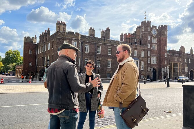 Royal Historic Pubs Walking Guided Tour in London - St. James’s Palace in 10 minutes