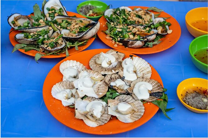 Saigon After Dark With Seafood, Beer & Live Music Bar - Nguyen Thien Thuat reveals an older side of Saigon