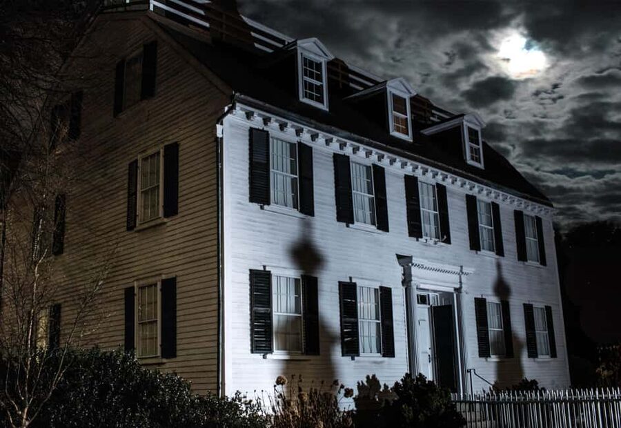 Salem: Boos and Brews Haunted Pub Crawl - Who will enjoy this Salem pub crawl?