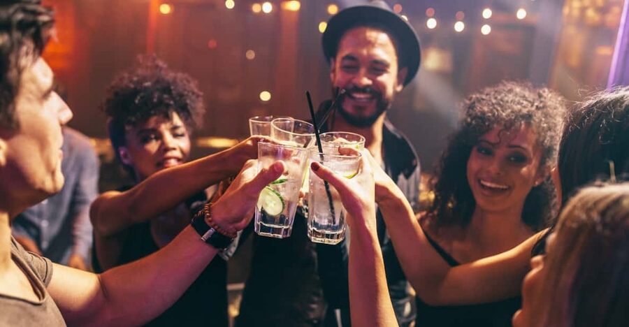 Salzburg: Pubcrawl Tour through best Bars and Clubs in Town - Guides, group size, and the social gamble