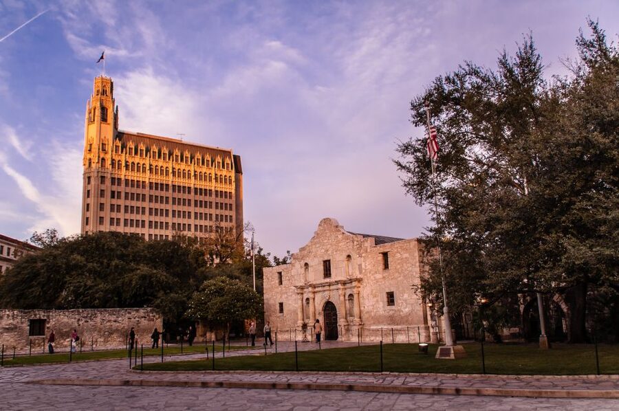 San Antonio: Guided Haunted Pub Crawl - A haunted walk through San Antonio’s old center