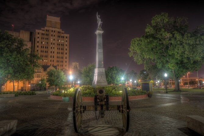 San Antonio Haunted Pub Crawl - Pat O’Brien’s and the opening drink