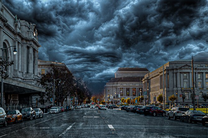San Francisco: Ghosts, Boos and Booze Haunted Pub Crawl - How the guides shape the experience