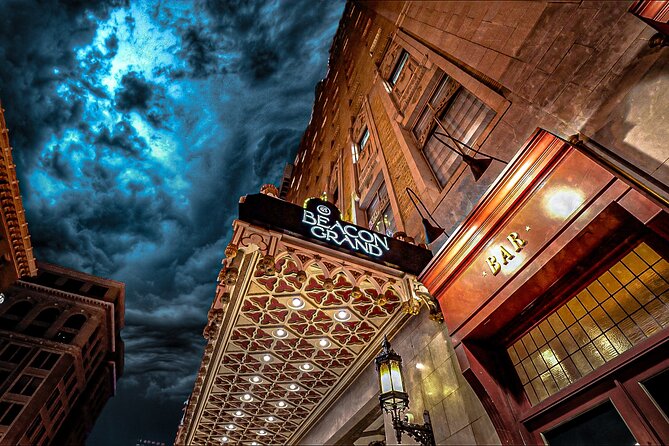 San Francisco: Ghosts, Boos and Booze Haunted Pub Crawl - Four pubs, four different moods