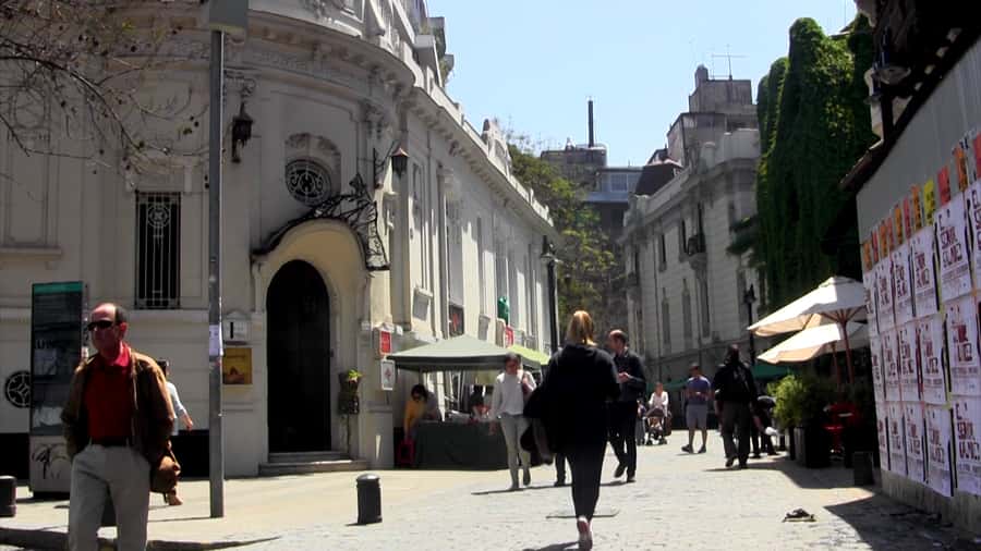 Santiago: Private Bar Tour with Beer and Cocktail Tasting - Languages, cancellation, and planning details