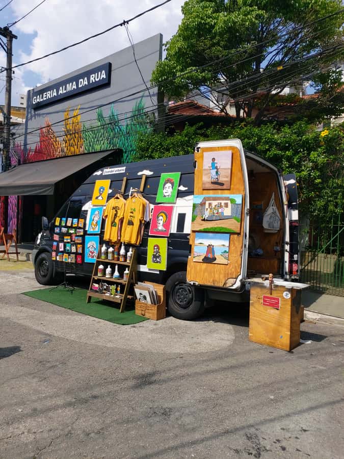 São Paulo: Bar and Street Art Crawl with Local Guide - What the $43 price really covers