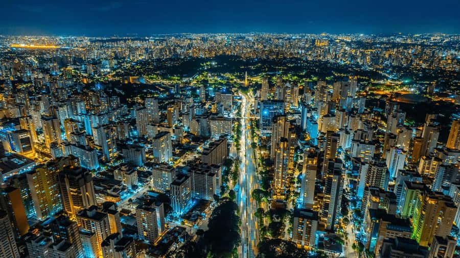 São Paulo: Nightlife Extravaganza Tour with Rooftop Bars - Rooftop cocktails with a city view