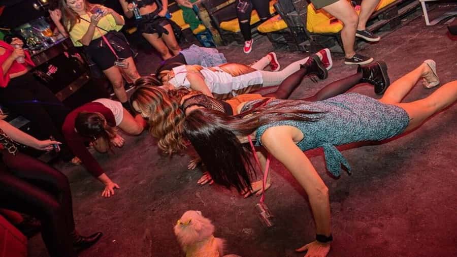 São Paulo Nightlife: Pub Crawl in the City that Never Sleeps - The first bar: caipirinhas and a quick way to meet people
