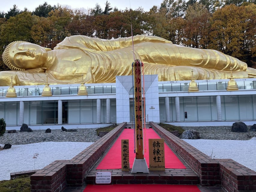 Sapporo: Buddha Hill, TV Tower, and Sake Stand Bar Tour - Meeting your guide at Sapporo Station