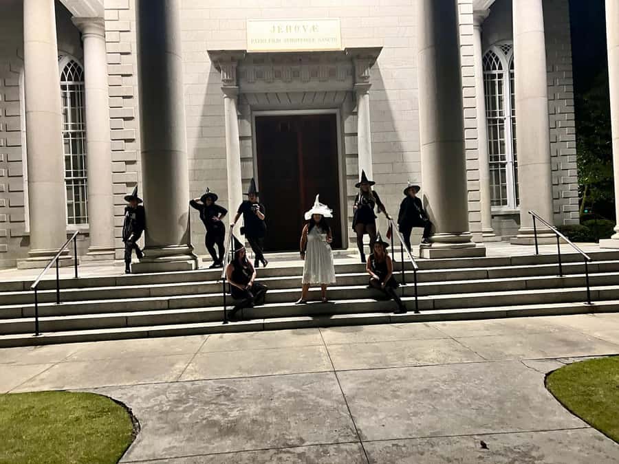 Savannah: Bad Kitty Pub Crawl, Spooky Naughty Ghosts - How the storytelling works for skeptics
