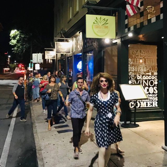 Savannah: Drag Queen Guided Pub Crawl with Sing-a-Longs - Sing-alongs, dancing, and group chemistry