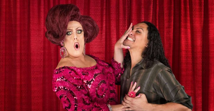 Savannah: Drag Queen Guided Pub Crawl with Sing-a-Longs - Meeting the queen in downtown Savannah