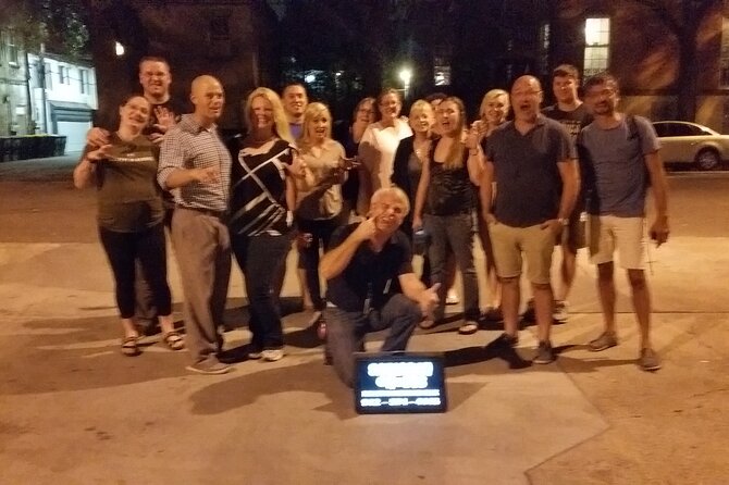 Savannah Ghost Tour with the Guy in the Kilt + Bar Stops - Walking through Savannah’s Historic District