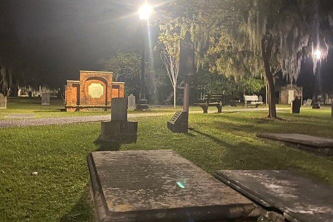 Savannah Haunted Pub Crawl Walking Tour - 17Hundred90, an old inn with a familiar ghost story