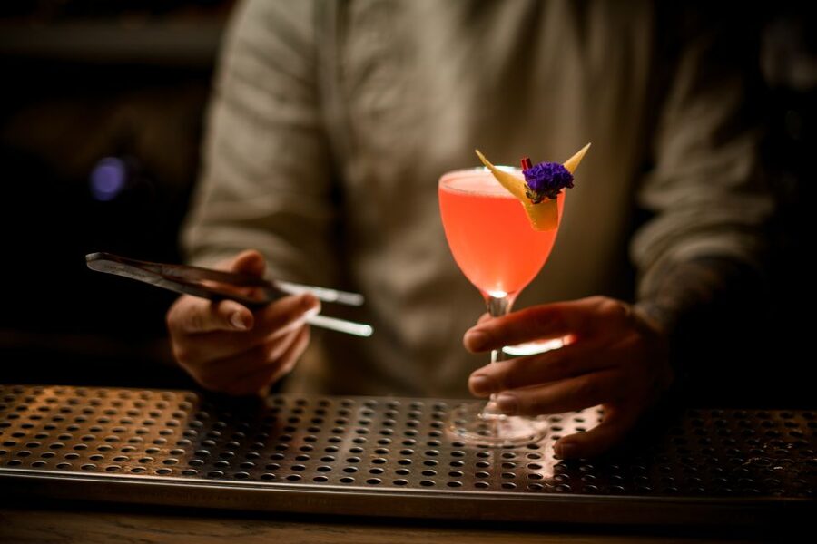 Savannah: Midnight in the Garden Walking Tour and Pub Crawl - Key points to know before you book