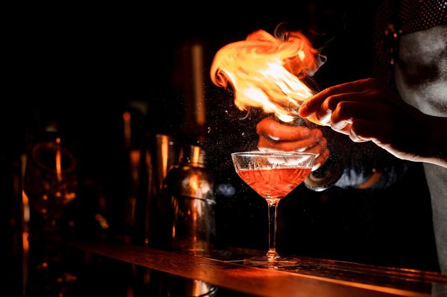 Savannah: Midnight in the Garden Walking Tour and Pub Crawl - The bars are part of the storytelling