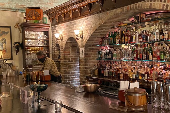 Savannah Walktails & Bar Bites Guided Happy Hour Tour - How the guides shape the afternoon