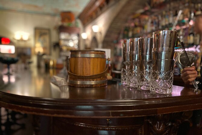 Savannah Walktails & Bar Bites Guided Happy Hour Tour - Who should book this tour?