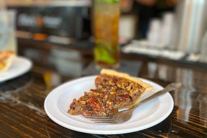 Savannah Walktails & Bar Bites Guided Happy Hour Tour - What you actually eat and drink