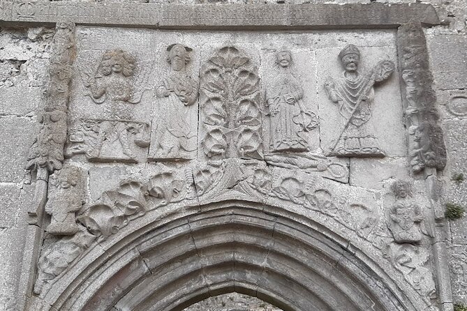 Sean's Bar, Athlone Castle and Clonmacnoise Monastery - What This Seven-Hour Galway Excursion Really Offers