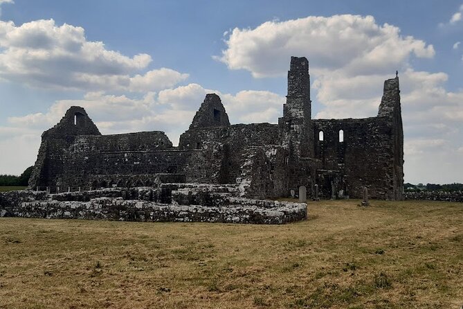 Sean's Bar, Athlone Castle and Clonmacnoise Monastery - Clonony Castle and the Boleyn Connection