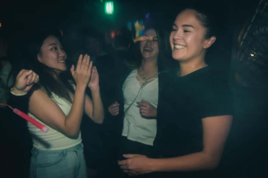 Seoul: Premium Pub Crawl with Open Bottles - Doors, lines, and the value of priority entry