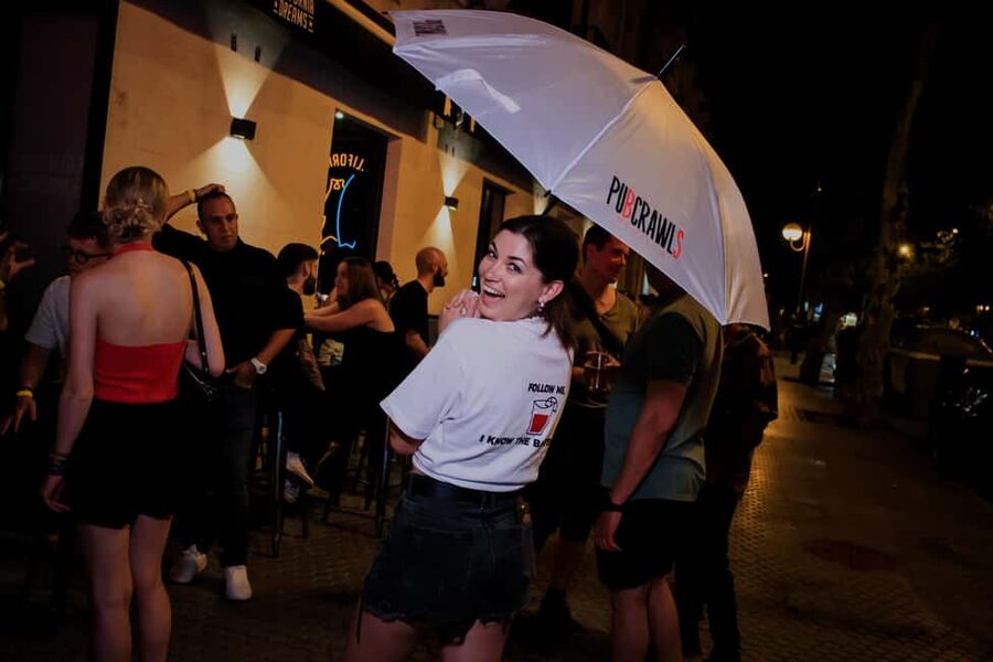 Seville: 3 Bars Pub Crawl + VIP Club Entrance & 3 Free Shots - Starting at Plaza del Salvador at 10 PM