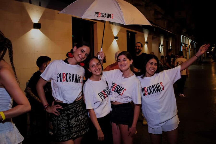 Seville: 3 Bars Pub Crawl + VIP Club Entrance & 3 Free Shots - What Maria adds to the evening