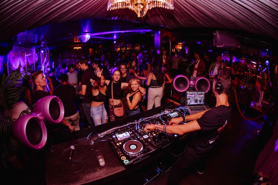 SF Pub Crawl and Clubbing Experience - The Hawthorn Club Timing Issue