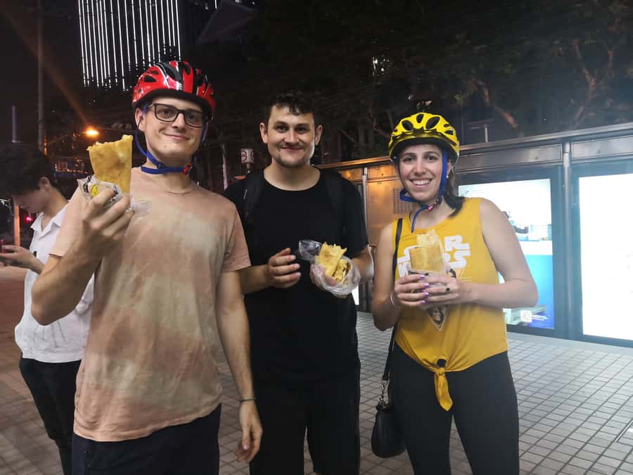 Shanghai: 4-Hour Nightlife Adventure & Tasting Bike Tour - Meeting the guide in Hongkou District