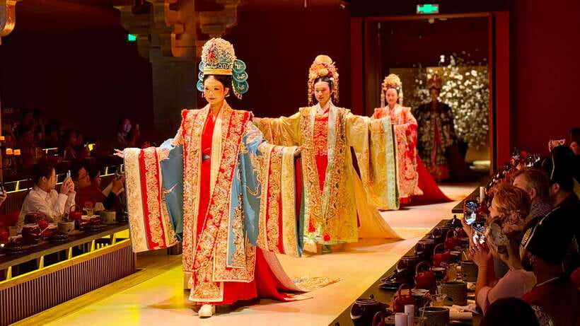 Shanghai Immersive Royal Banquet+Photo, Bar/Massage Options - Who will enjoy this Shanghai experience most