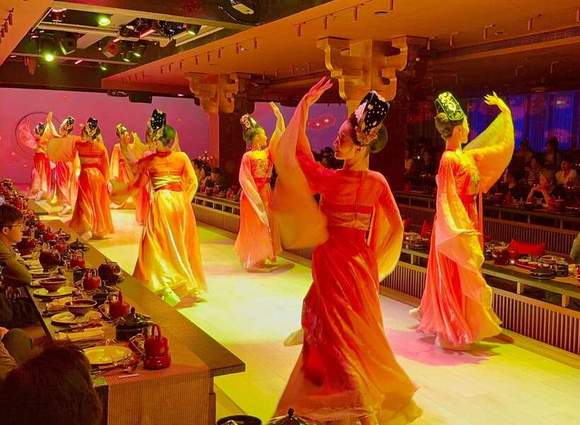 Shanghai Immersive Royal Banquet+Photo, Bar/Massage Options - What arrives on the royal menu