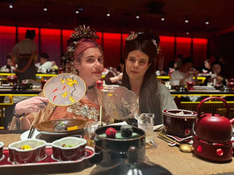 Shanghai Immersive Royal Banquet+Photo, Bar/Massage Options - Tea, music, and Kunqu Opera between courses