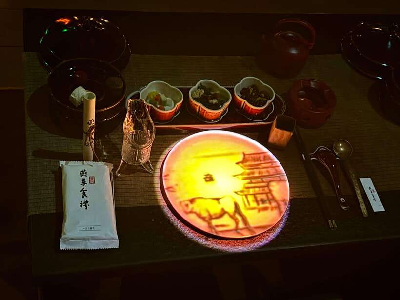 Shanghai Immersive Royal Banquet+Photo, Bar/Massage Options - Choosing the costume and makeup package