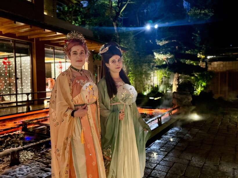 Shanghai Immersive Royal Banquet+Photo, Bar/Massage Options - Massage, cupping, and moxibustion after dinner