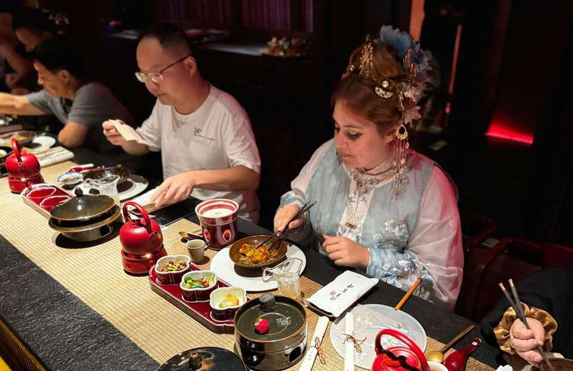 Shanghai Immersive Royal Banquet+Photo, Bar/Massage Options - Booking early and keeping the evening flexible