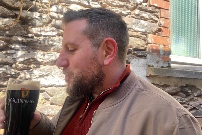 Shared Local Pubs Walking Tour in Dingle Ireland - Dick Mack’s and the value of a focused first pub