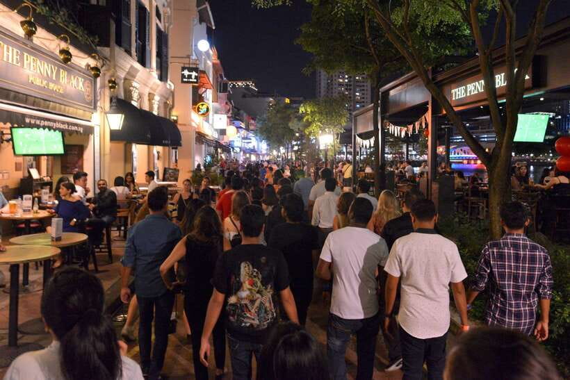 Singapore Pub Crawl - Party like a Local - Dress, pace, and practical preparation
