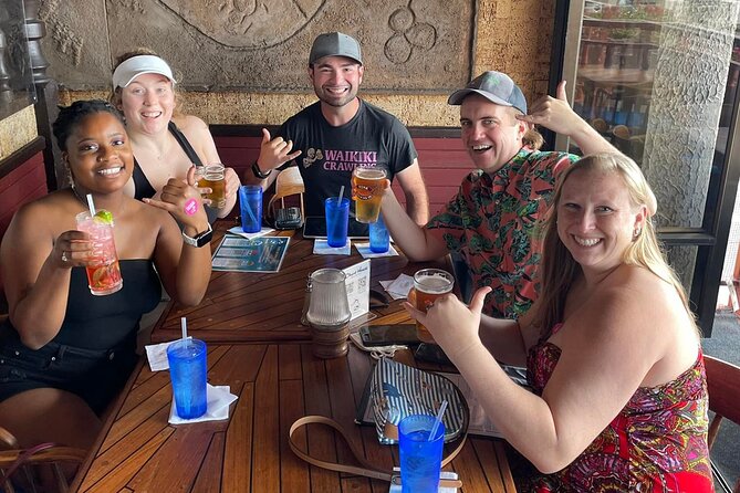 Sips & Secrets of Hawaii Pub Crawl - What the guides add to the experience