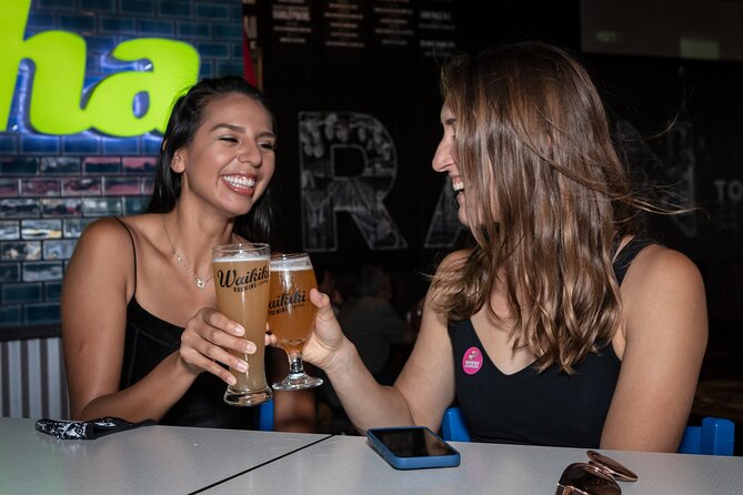 Sips & Secrets of Hawaii Pub Crawl - Group size, atmosphere, and the one real weakness