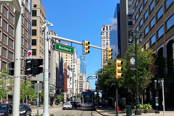 Small Group Walking Bar Tour - Why this Detroit bar walk works